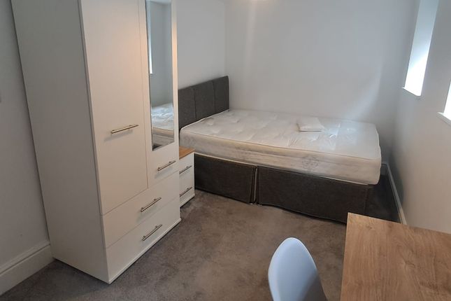 Basement Flat, 81, Mount Pleasant Road, Exeter photo 4
