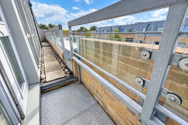 28, Gascoigne Close, London photo 3