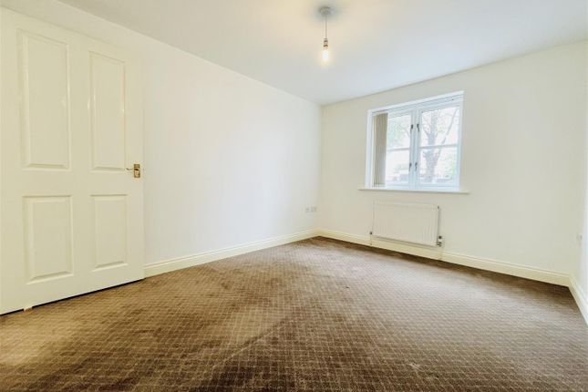 Tredwells Court, Littleworth Street photo 4