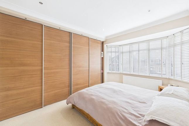 130, Gaston Way, Surrey photo 4