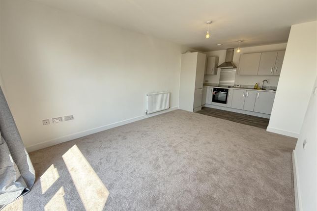 Flat 7, Chadwick Court, Woodlands Village, Wakefield photo 2