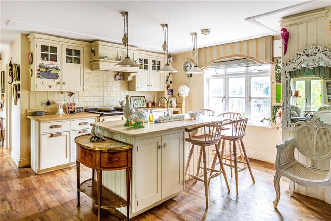 Glen Cottage, 5, Littleton Lane, Surrey photo 3