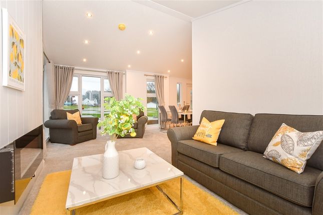 2-bed caravan on Meadow Gardens Biddenden, Ashford, £230,000