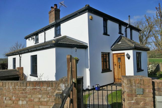 Thumbnail Cottage for sale in Hartley Bottom Road, Hartley, Longfield