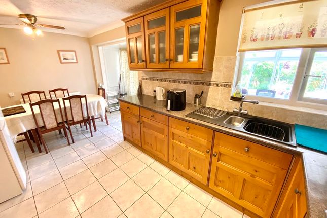 19, Fair Acre Rise, Fareham photo 4