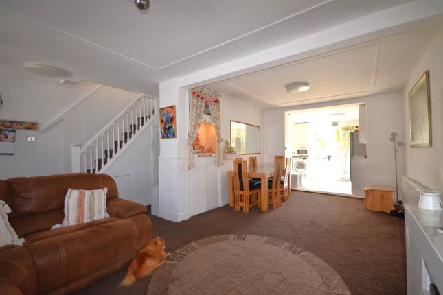25, D'Arcy Gardens, Harrow photo 2