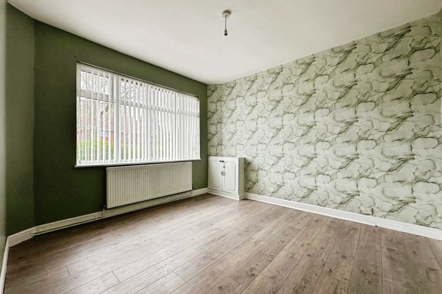 4, Marsh Lane, Fordhouses, Wolverhampton photo 4