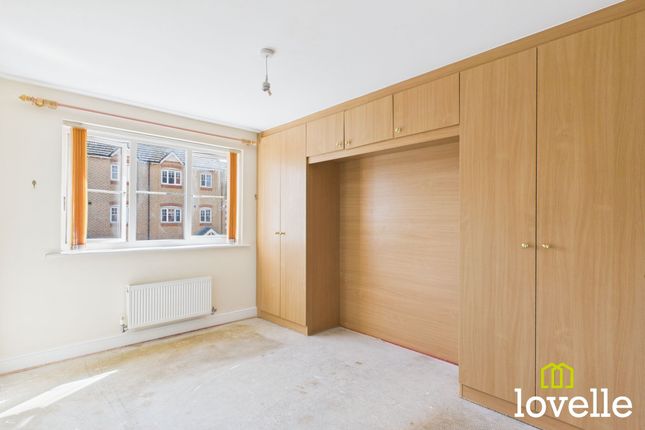 32 Redhill Park, Hull photo 4