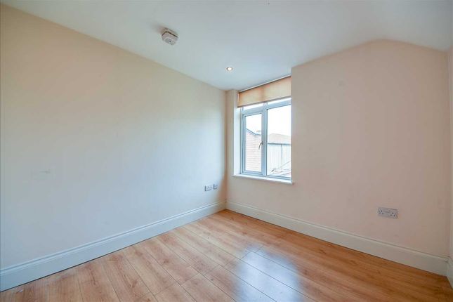 62, Trafalgar Road, Kettering photo 5
