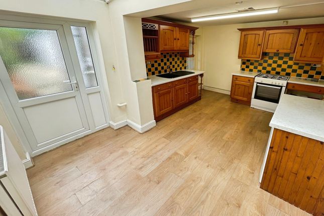 28 Cemetery Road, Bridgend photo 2