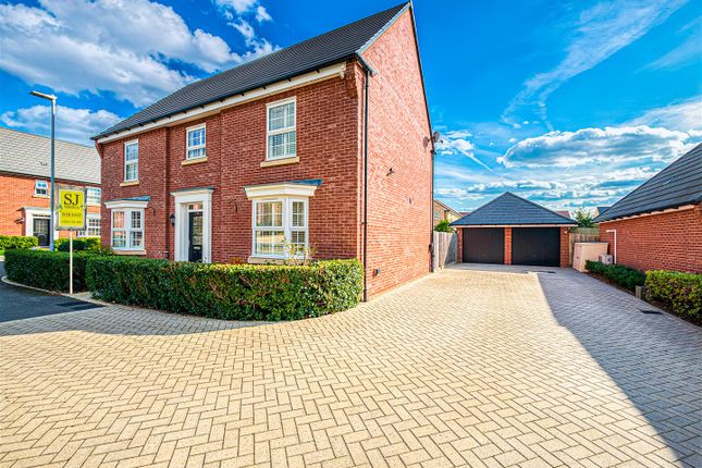 17, Benson Close, Burnham-On-Crouch photo 2