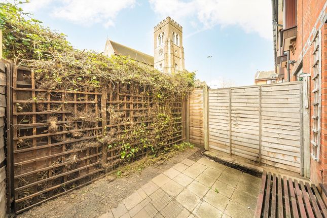 8 Bruce Hall Mews, Brudenell Road, London photo 4