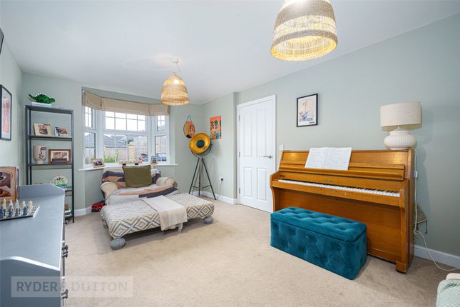 18, Bowland Close, Holmfirth photo 4