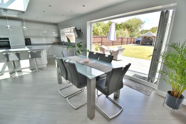 16, Clayford Avenue, Ferndown photo 4