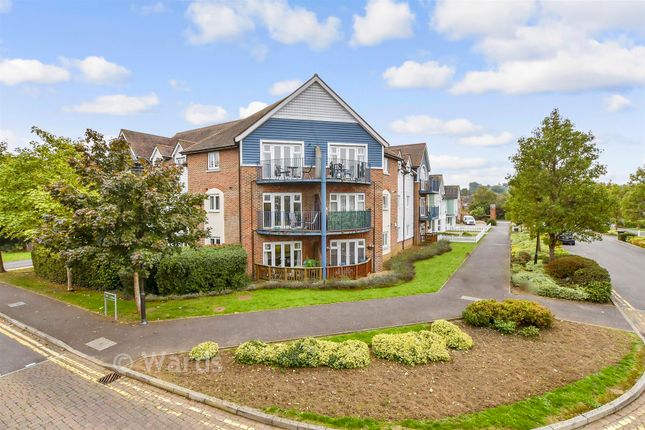 2-bed flat on 8, The Lakes, Aylesford, £250,000
