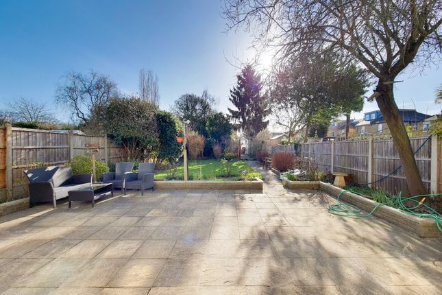 92, Latchmere Road, Kingston Upon Thames photo 3