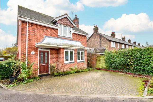 Thumbnail Detached house for sale in Meadow Bank Close, Amersham, Bucks
