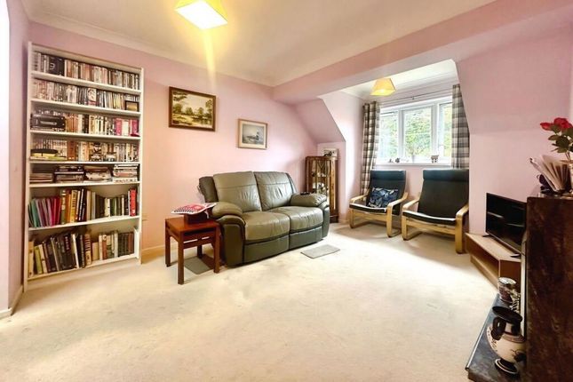 14 Langdown Firs, Langdown Lawn, Southampton photo 2