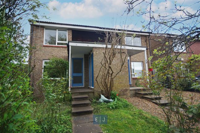Thumbnail Flat to rent in Fosters Close, Latchett Road, London