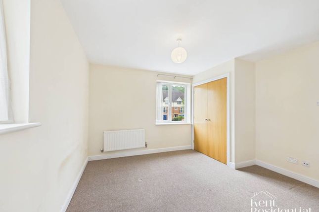 2 Keating Close, Rochester photo 4