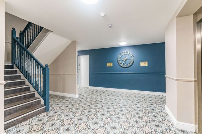 Flat for sale in West Hall, Beningfield Drive, Napsbury Park, St. Albans