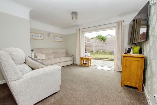 33, Temple Gardens, Southampton photo 2
