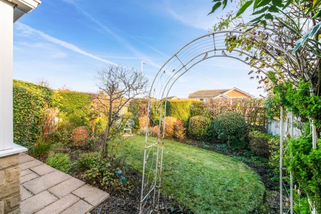 4, Helston Grove, Holmfirth photo 3