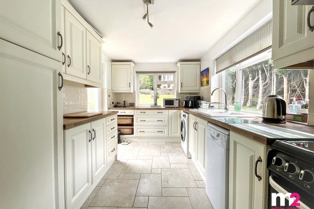 11, St Cybi Avenue, Usk photo 2