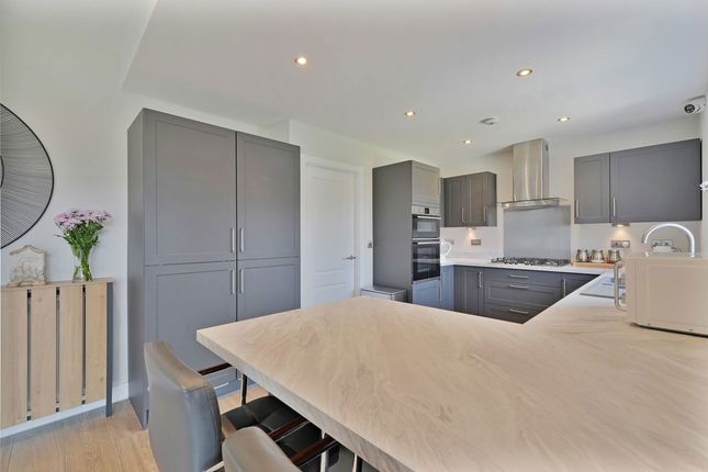 7 Clarell Walk, Rotherham photo 2