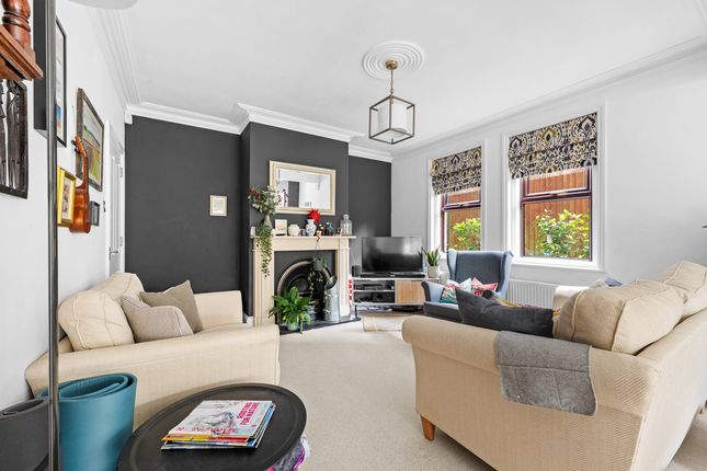 6, Highfield Road, Caterham photo 4