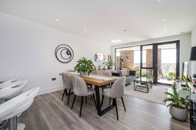 6 Juniper House, 221, Hoe Street, London photo 2
