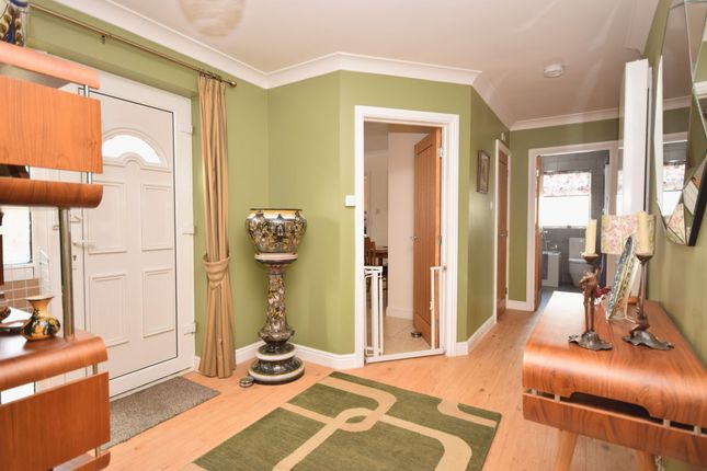 3 Manor Park, Louth photo 3