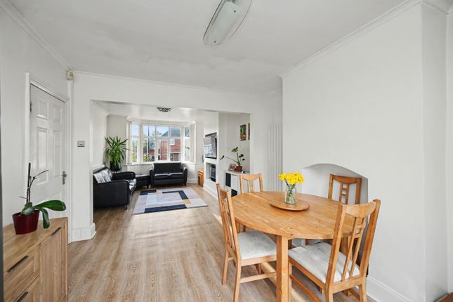 29, Lytham Road, Warwickshire, CV22 7PG photo 4