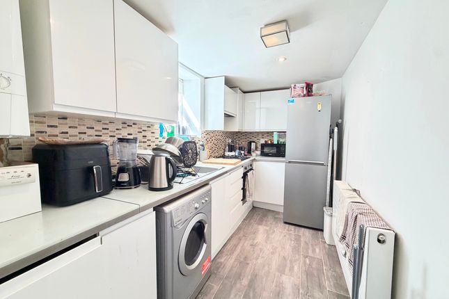 111a Mount View Road, London photo 5