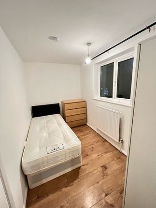 Room to rent in Waddington St, Stratford, London