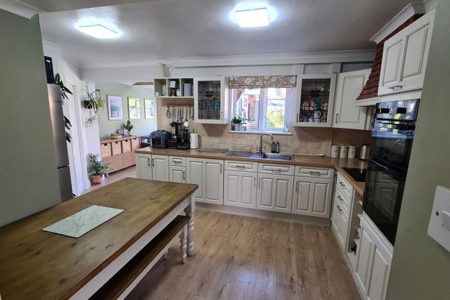 31, Campion Avenue, Great Yarmouth photo 2