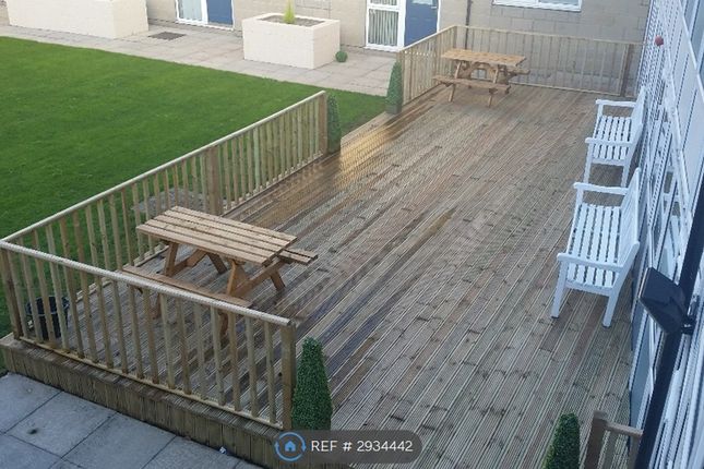 Apartment Poplar Court, Poplar Court Princeville Street, Bradford photo 2