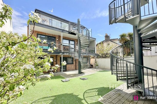 1-bed flat on 10 Cotes 11A, Southcote Road, Bournemouth, £120,000