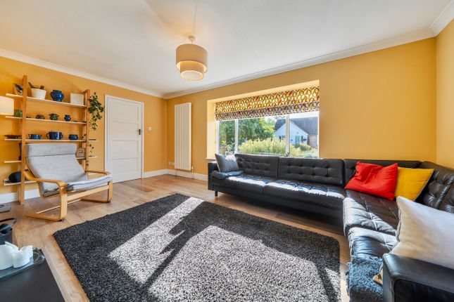 9, Castle Close, Halstead photo 4