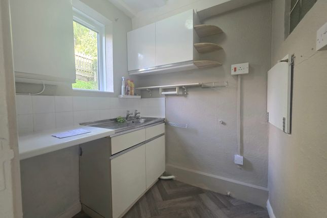 Flat 11, Torquay photo 5