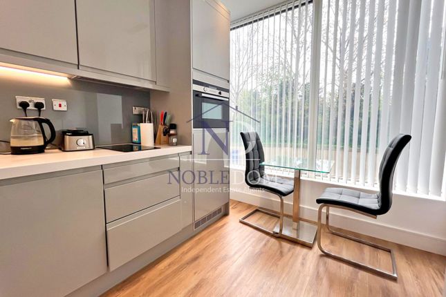Self-Contained Studio Flat In Hanger Lane