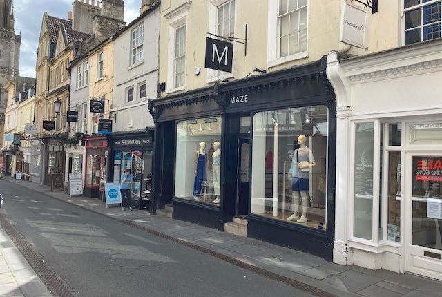 Retail premises to let in Green Street, Bath