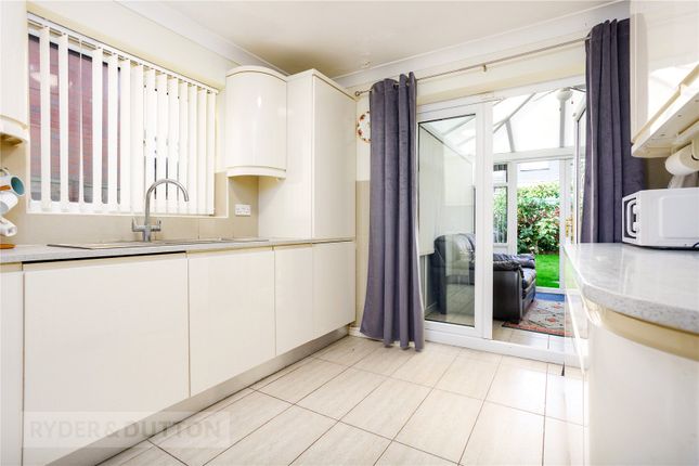 Astbury Close, Saddleworth photo 4