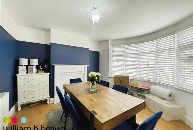 38, St Georges Avenue, Essex photo 3