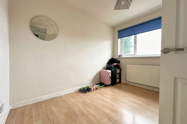 Town house for sale in Riverside Avenue, Irlam