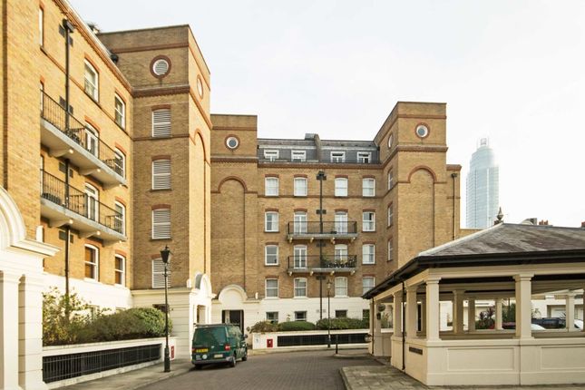 Thumbnail Flat to rent in Lindsay Square, London