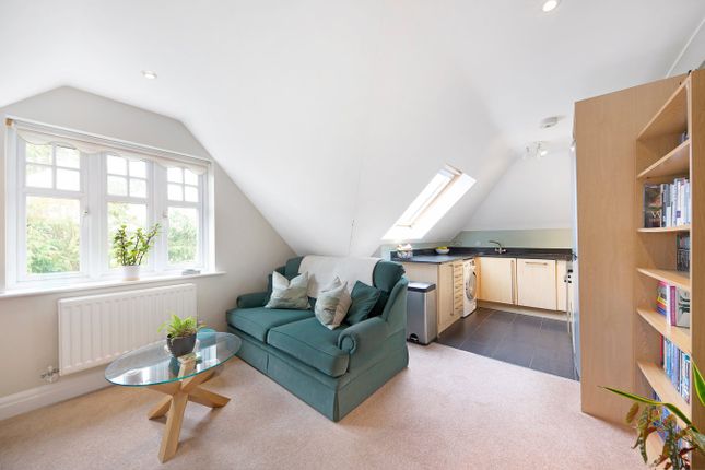 Flat 8 Burleigh Mansions, WALTON-ON-THAMES photo 4