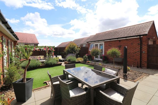 69 Turnberry Close, Southampton photo 4