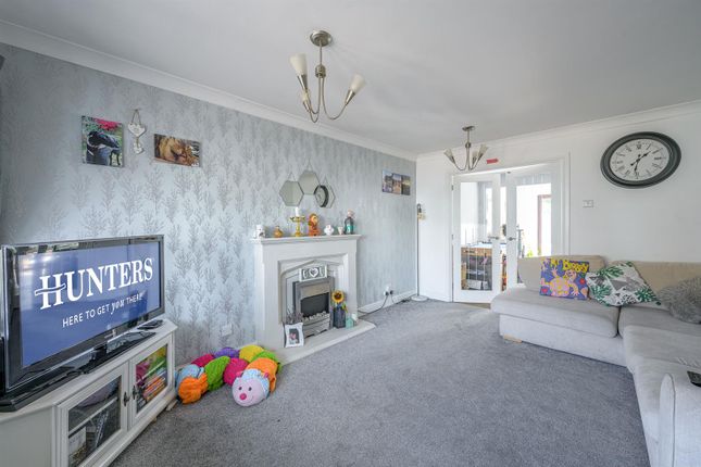 9, Honeysuckle Avenue, Kingswinford photo 4