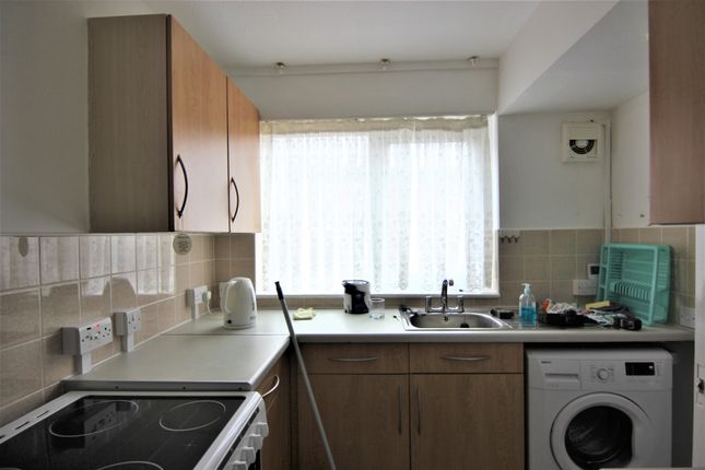 18, Inver Close, Clapton photo 4